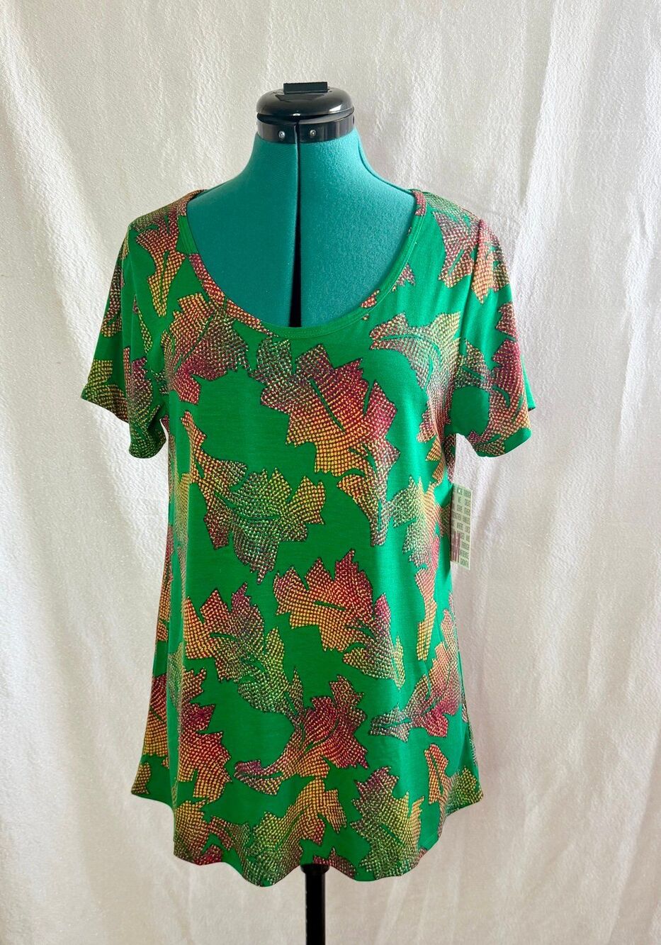 NWT Lularoe Classic T size medium. Brand new with tags.